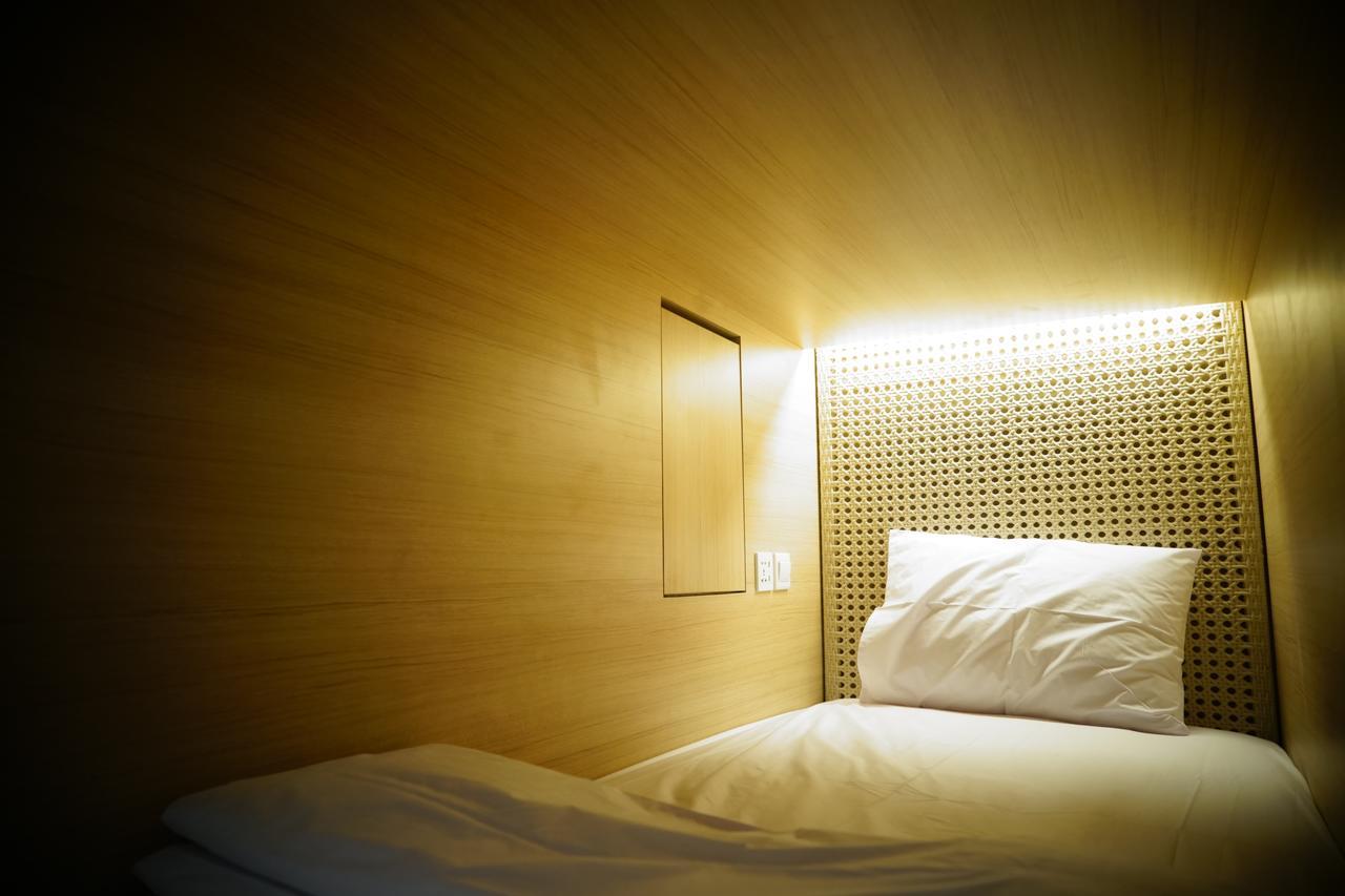 Borough Capsule Hostel Bali Legian Esterno foto